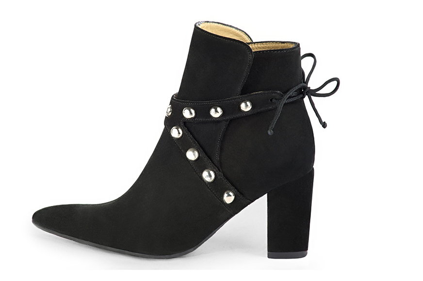 Matt black women's ankle boots with laces at the back. Tapered toe. High block heels. Profile view - Florence KOOIJMAN